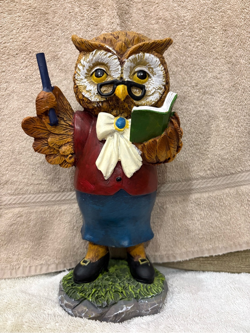 NWOT Owl Teacher Figurine